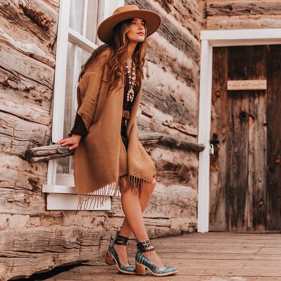 FREEBIRD Randi Turquoise Croco in Size 6 - Picture 3 of 11